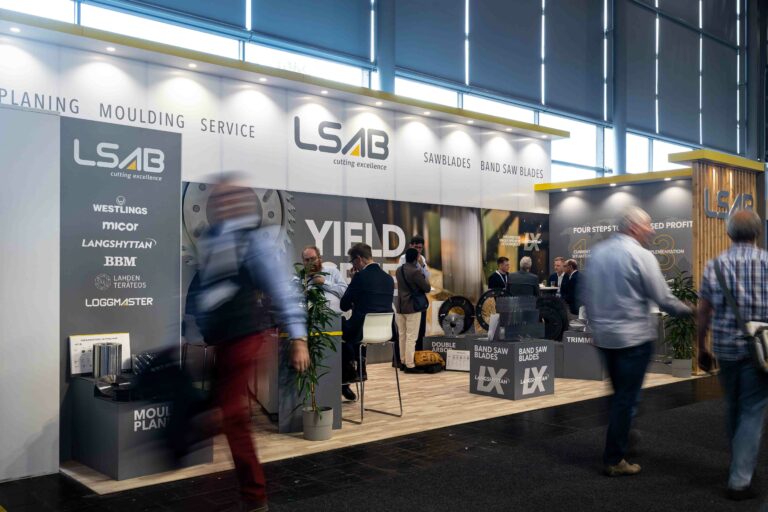 Messeforum builds stands for LSAB